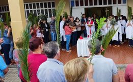 Igreja Matriz São José realiza celebração de Domingo de Ramos 