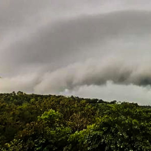 Nuvem ‘Shelf cloud' chama atenção em São Miguel do Oeste