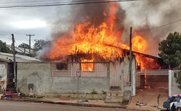 VÍDEO: Incêndio na região atinge quatro residências