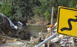 Sobe para 15 o número de mortes por causa de enxurradas em SC
