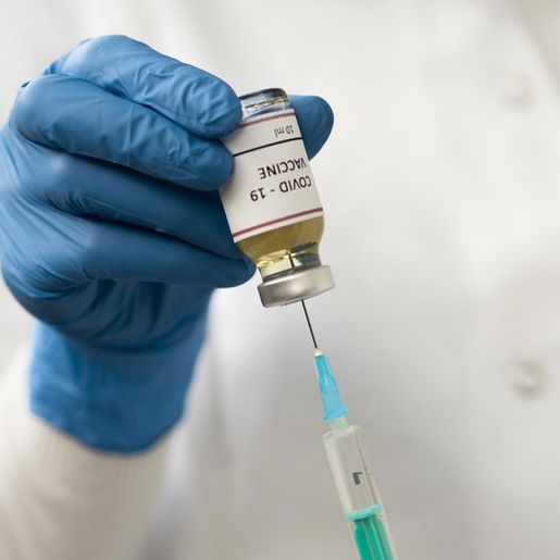 Ministério anuncia dose de reforço contra Covid-19 em toda população adulta