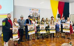 Lançado cartaz e traje oficial das soberanas da 43ª Oktoberfest de Itapiranga