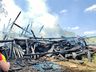 Vídeo: Incêndio destrói galpão e implementos e mata bovino no interior de Tunápolis