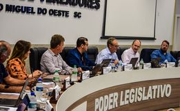 Vereadores pedem informações sobre cemitérios, Plano de Cargos e Salários e Willy Barth