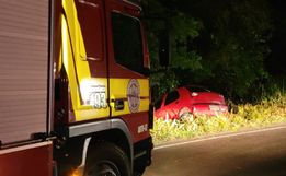Carro sai da pista e motorista fica ferida em Guaraciaba