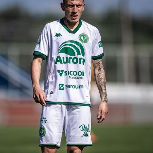 Com retornos de volantes, Dal Pozzo terá mais opções para escalar a Chapecoense