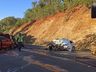 Colisão frontal entre carros deixa um homem morto e outro ferido na BR-282 