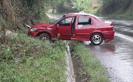 Saída de pista na BR-282 mobiliza SAMU, Bombeiros e Polícia Rodoviária Federal