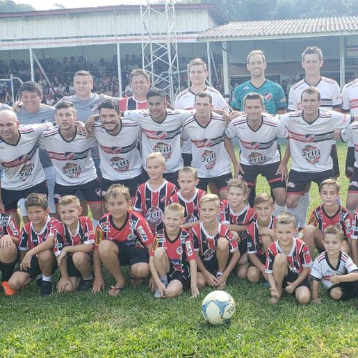 Tudo igual na semi do Regional 