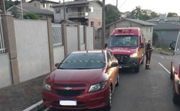Madrasta que esqueceu criança no carro é denunciada por homicídio em Videira