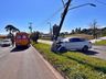 Veículo colide em poste e interdita avenida Willy Barth em SMOeste