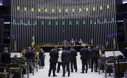 Deputados aprovam texto-base de projeto que limita ICMS dos combustíveis