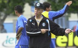 Mano Menezes é o novo técnico do Grêmio