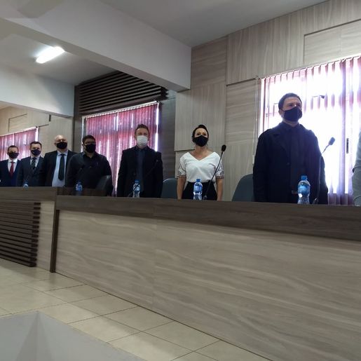 Prefeito e vice reeleitos e vereadores são empossados em Princesa