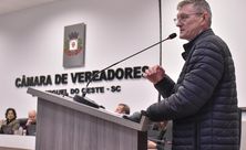 “Não é reforma, é nomeação política”, diz Pandolfo sobre projeto aprovado pela Câmara 