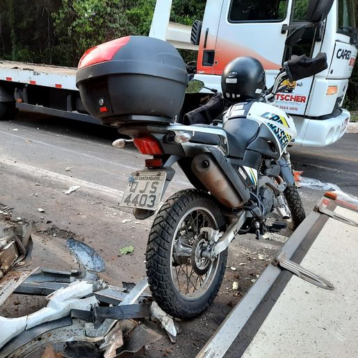 ATUALIZADA: Colisão frontal na BR-282 deixa um morto e dois gravemente feridos