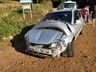 Colisão entre carro e caminhão deixa motorista levemente ferida