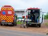 VÍDEOS: Colisão entre carro e moto deixa motociclista gravemente ferido