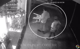 Homens tentam arrombar empresa em São Miguel do Oeste; assista