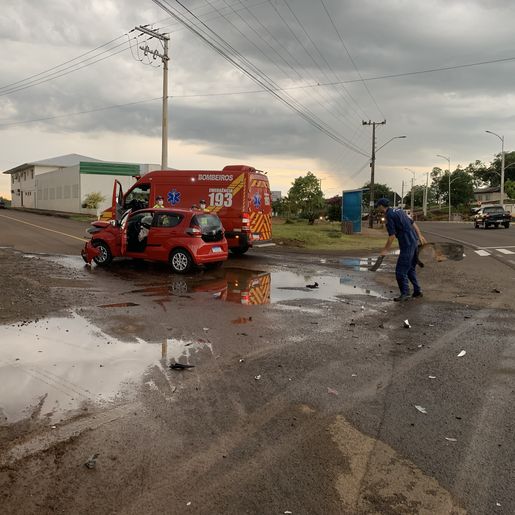 Acidente termina em vias de fato em SMOeste