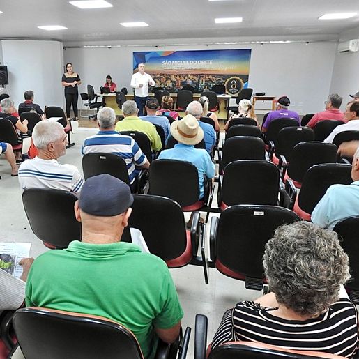 Encontro com representantes  dos grupos marca início das  atividades do ano para idosos