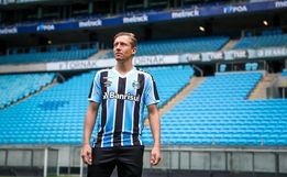 Por problema cardíaco, Lucas Leiva anunciará fim da carreira