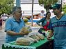 Feirantes iniciam comercialização de produtos na Área coberta da Praça Central 