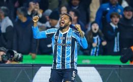 Grêmio vence Fluminense de virada e larga em vantagem nas oitavas da Libertadores