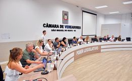 Vereadores aprovam doação de micro-ônibus para a Apae de São Miguel do Oeste