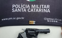 Homem é preso com arma escondida embaixo do pneu de estepe na BR-163