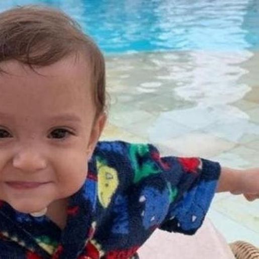 Bebê de um ano morre por Covid e pai desabafa: ‘levou nosso menino’