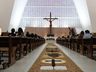 Sem procissão nas ruas, Corpus Christi é celebrado com tapetes dentro da igreja em SMO