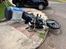 Motociclista sofre ferimento na cabeça após colisão contra veículo em SMO