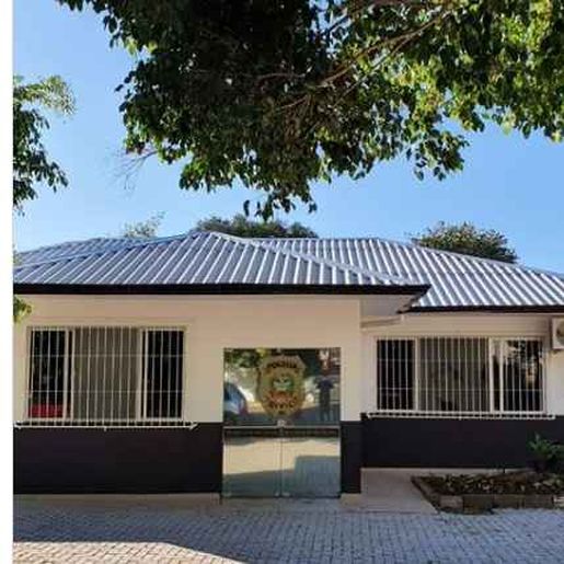 Polícias prendem homem condenado por tráfico de drogas e contrabando