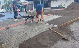 Urbanismo implanta a primeira faixa elevada em pavers