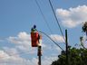 Empresa realiza novos reparos na iluminação pública, em Iporã do Oeste