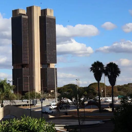 Copom mantém juros básicos da economia em 15% ao ano