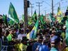 VÍDEO: Dezenas de pessoas participam de ato em frente ao 14º RCMec