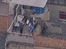 Operação no RJ provoca tiroteio intenso e deixa 25 mortos, entre eles um policial