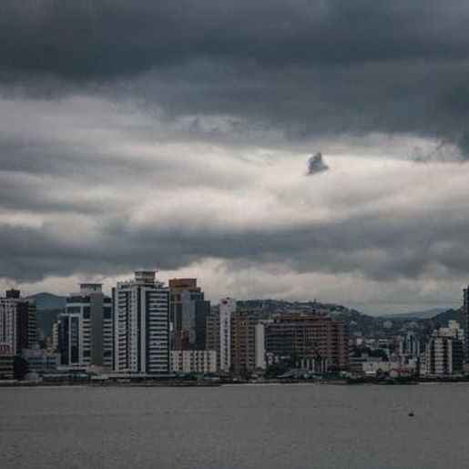 SC tem alerta para temporais com ventos de até 60 km/h e granizo
