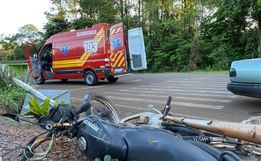 Acidente de moto deixa homem gravemente ferido no interior de SMO