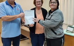 Hospital de Iporã do Oeste recebe contribuição financeira para compra de notebook