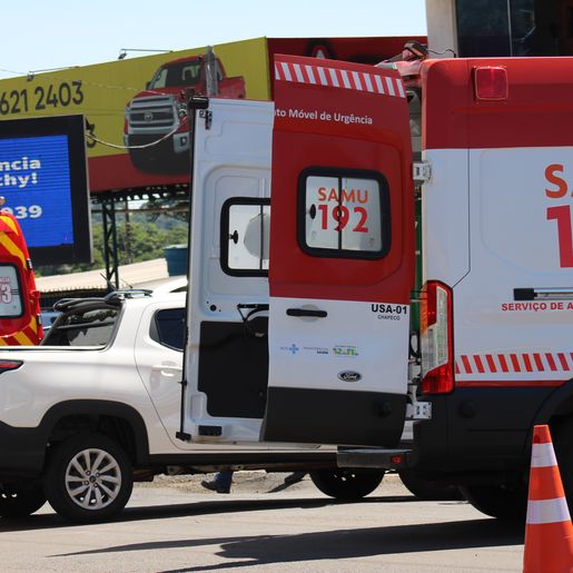 Acidente entre carro e moto deixa um ferido na Willy Barth, em SMO   