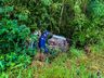 Motorista abandona veículo após sair da pista na cabeceira da Ponte do Rio das Antas 