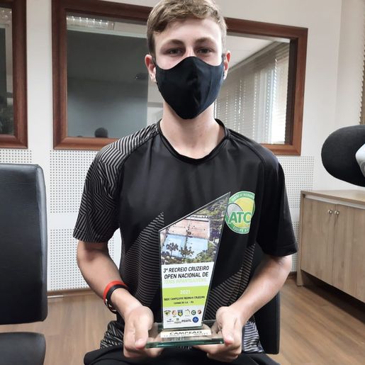 OUÇA: Tenista da ATCC de SMOeste conquista título brasileiro
