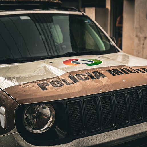 Mulher é presa ao furtar mercado e ameaçar vigilante com faca em SMO 