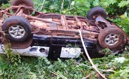 Jovem fica ferido após capotamento de caminhonete em São Miguel do Oeste