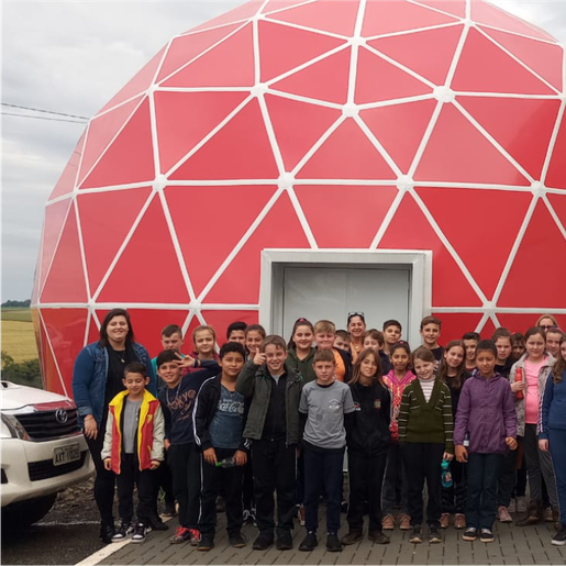 Estudantes de Santa Helena visitam o Planetário da Udesc