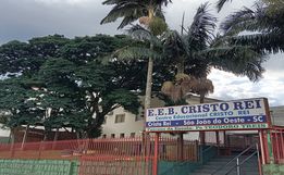 Escola de São João do Oeste comemora 80 anos com lançamento de dois livros