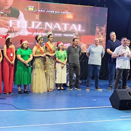 Primeiro Natal Iluminado da gestão reúne famílias e valoriza cultura em São José do Cedro